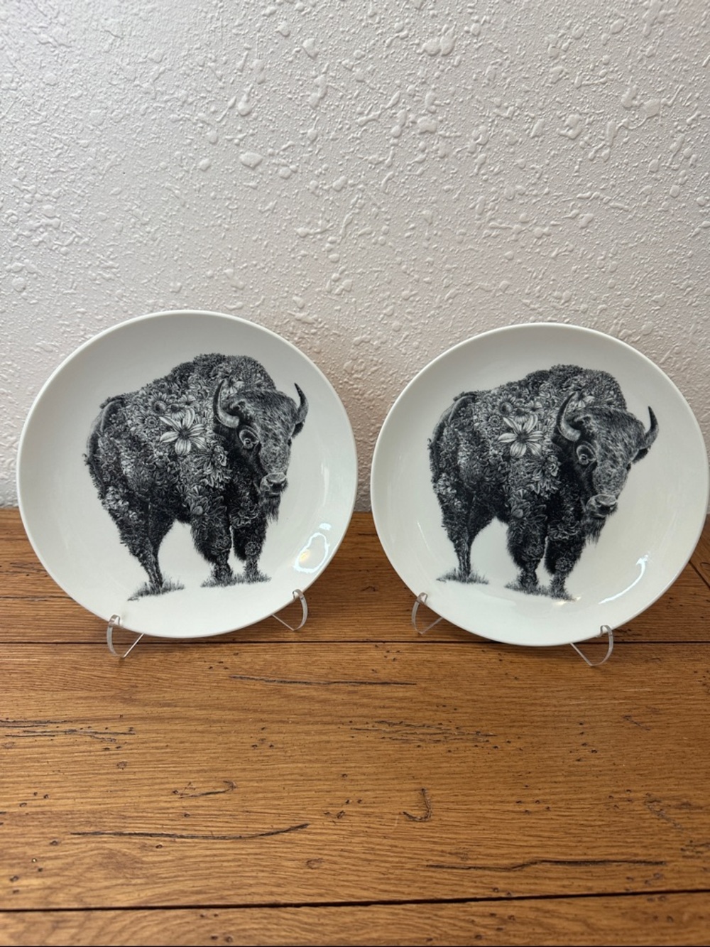 Maxwell & Willams Bison Salad Plates in Black and White - Set of 2 - Picture 3 of 8